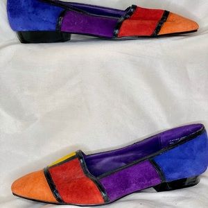 PASSPORTS - COLOR BLOCK FLAT W. HEEL 🌈
